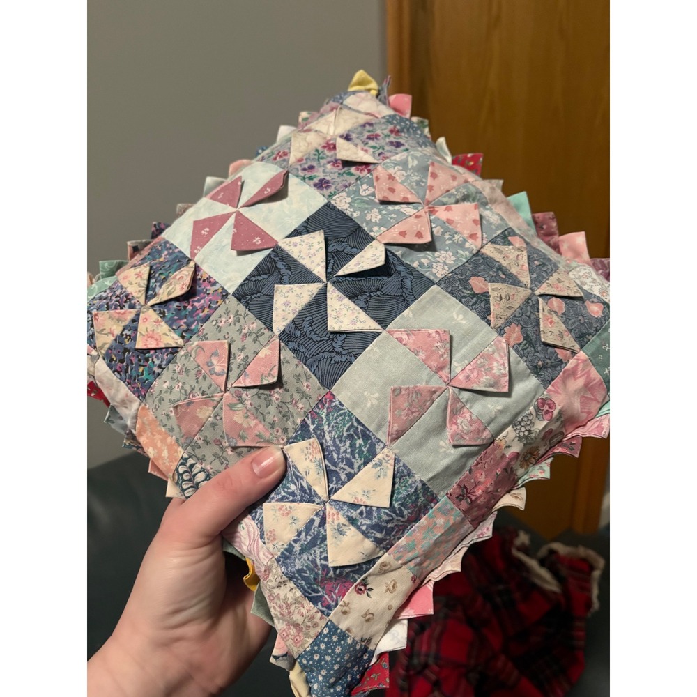 Handmade Quilted Pillow Cottagecore‎ Pinwheel Floral Accent Pillow 12" - Picture 4 of 5